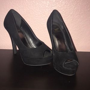 Brand new black heels
